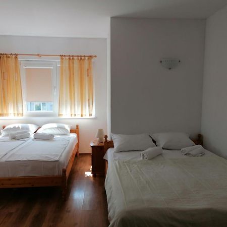 Guest House Sokratovi Obzor Εξωτερικό φωτογραφία