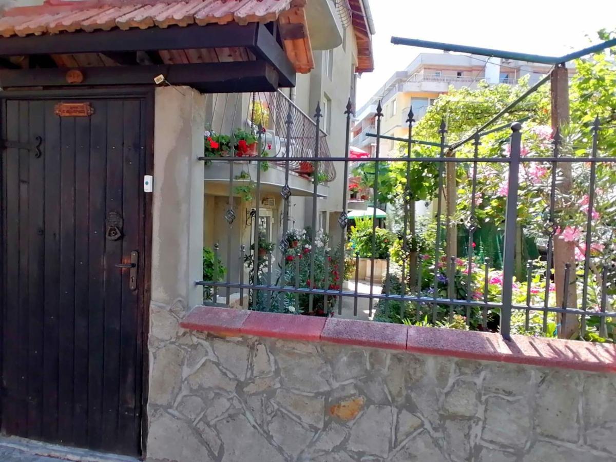 Guest House Sokratovi Obzor Εξωτερικό φωτογραφία