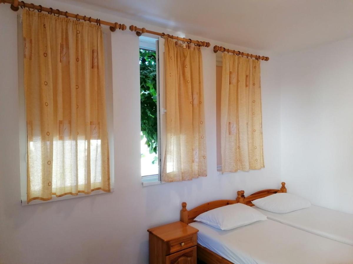 Guest House Sokratovi Obzor Εξωτερικό φωτογραφία