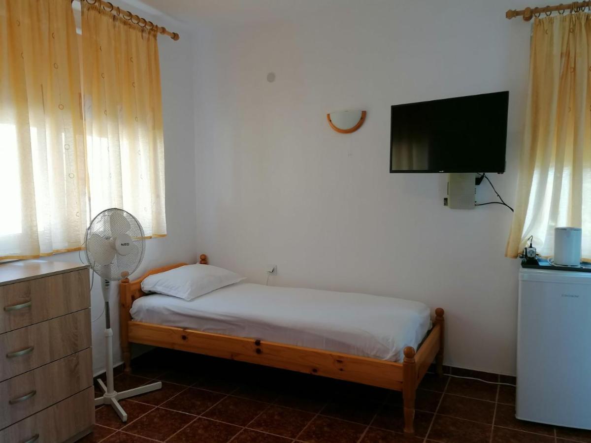 Guest House Sokratovi Obzor Εξωτερικό φωτογραφία