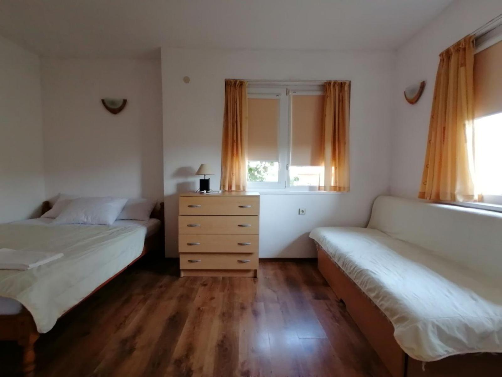 Guest House Sokratovi Obzor Εξωτερικό φωτογραφία