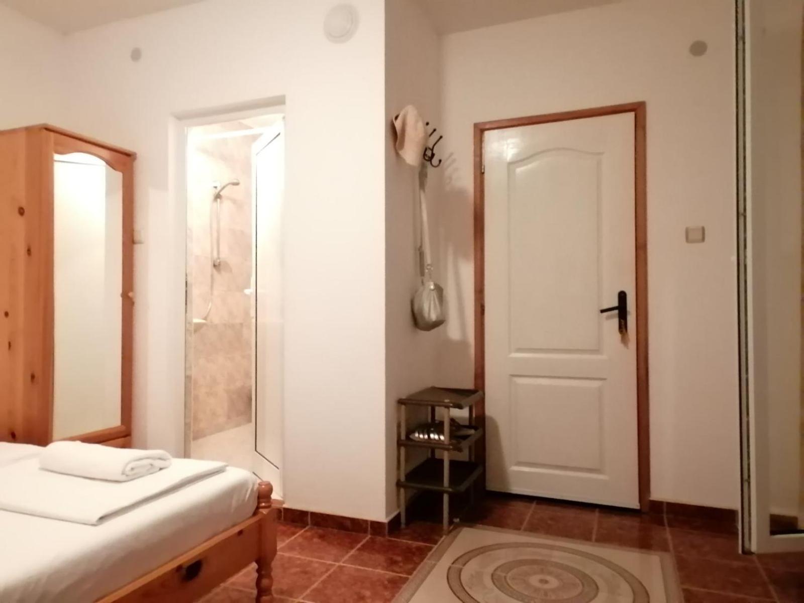 Guest House Sokratovi Obzor Εξωτερικό φωτογραφία