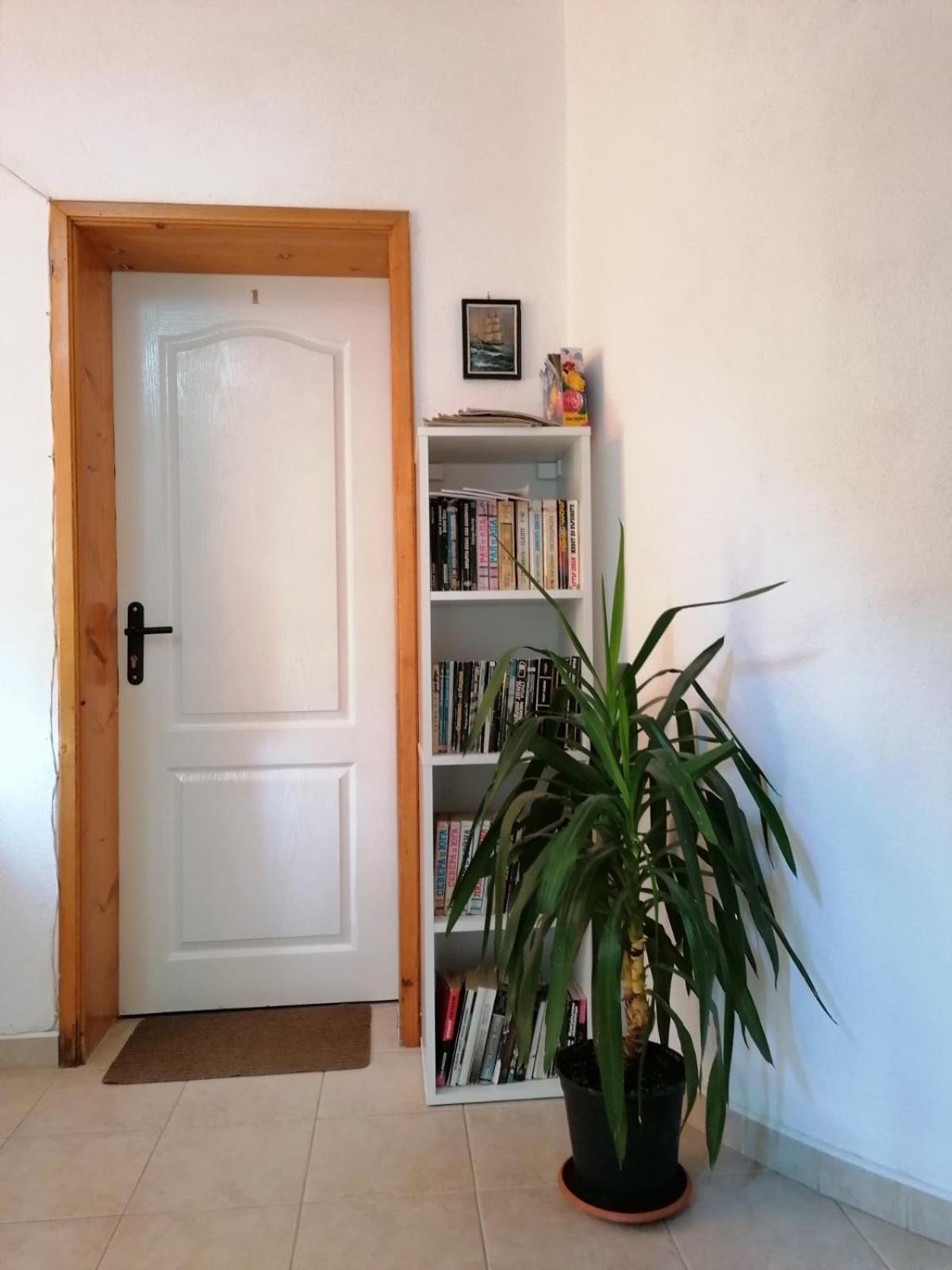 Guest House Sokratovi Obzor Εξωτερικό φωτογραφία