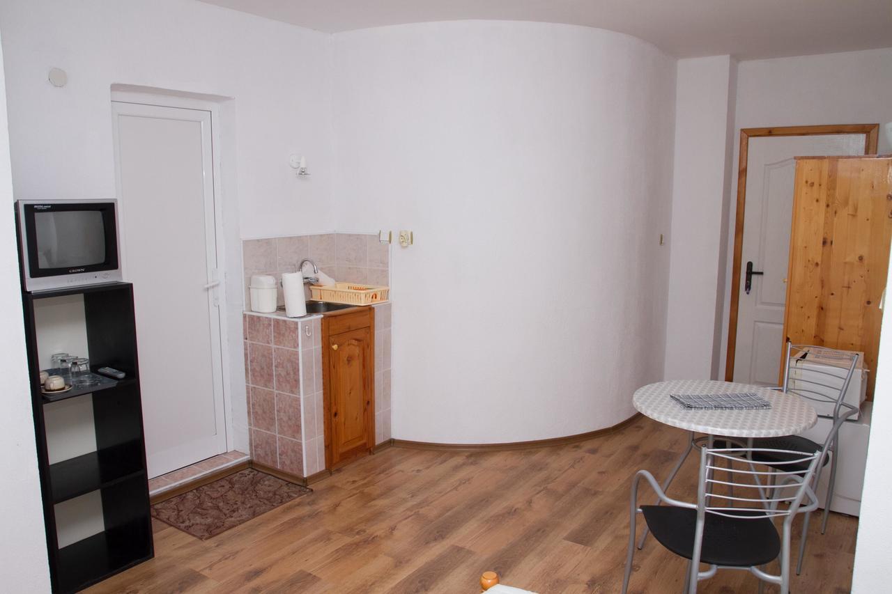 Guest House Sokratovi Obzor Εξωτερικό φωτογραφία