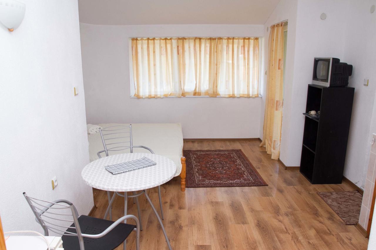 Guest House Sokratovi Obzor Εξωτερικό φωτογραφία