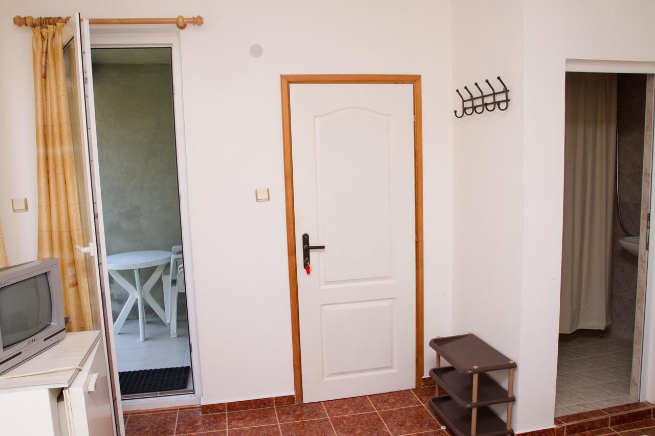 Guest House Sokratovi Obzor Εξωτερικό φωτογραφία
