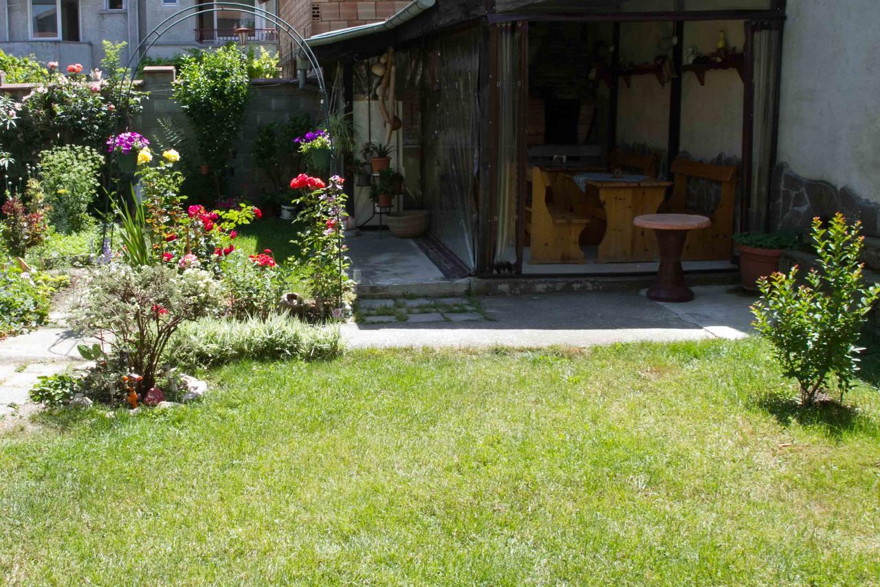 Guest House Sokratovi Obzor Εξωτερικό φωτογραφία